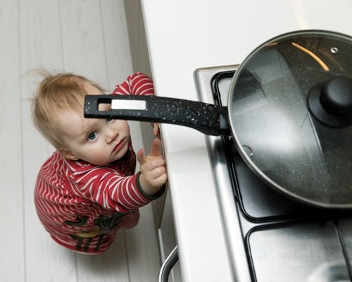 Las Quemaduras y Accidentes del Hogar en los Niños: Protegiendo a Nuestros Pequeños Exploradores